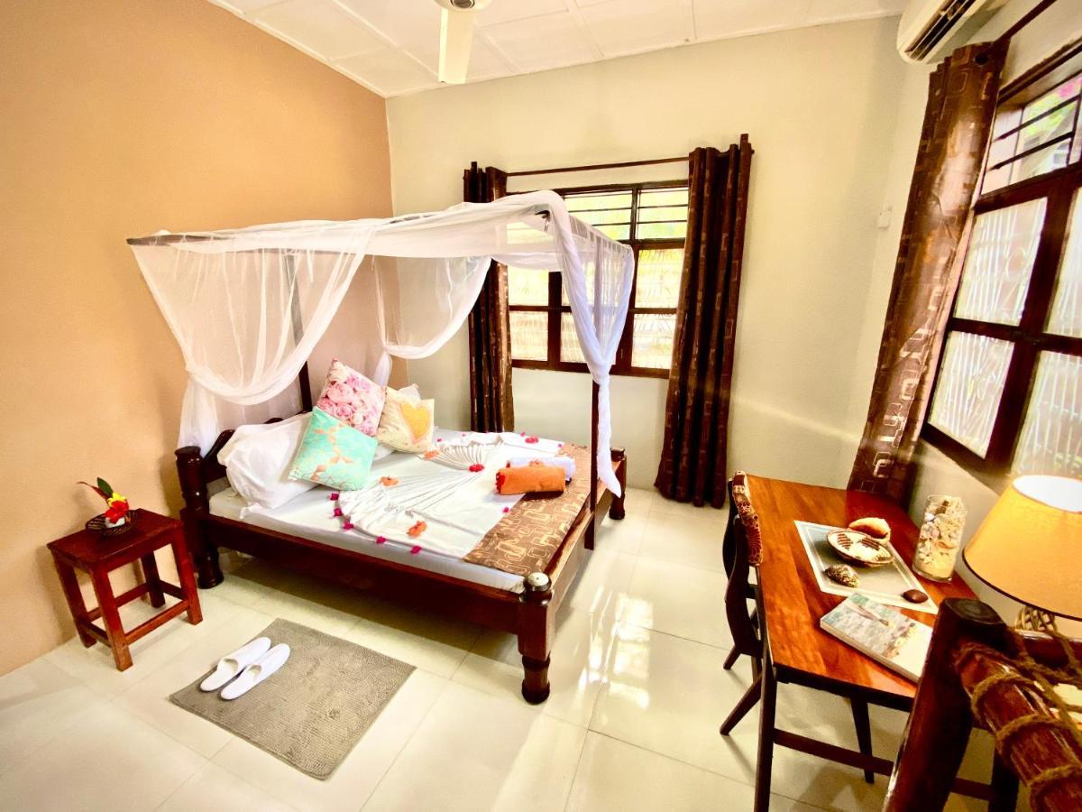 Villa Orchid Beach Guest House Bwejuu Exterior photo